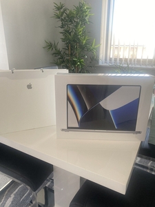 Apple macbook pro 16''